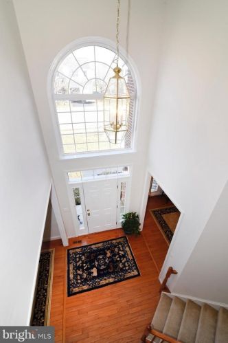 213 Alpine Dr, Leesburg VA 20175-6132 exterior