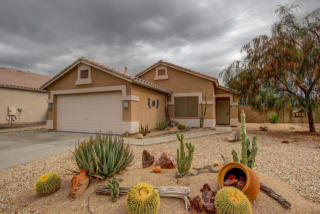 10904 Hayward Ave, Glendale, AZ 85307-1606