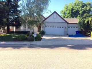 83 Sandra Ct, Porterville, CA 93257-1690