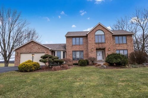 1138 Dry Dam Rd, Jeannette, PA 15644-4524