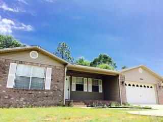 7202 Par Ln, Milton, FL 32570-7946