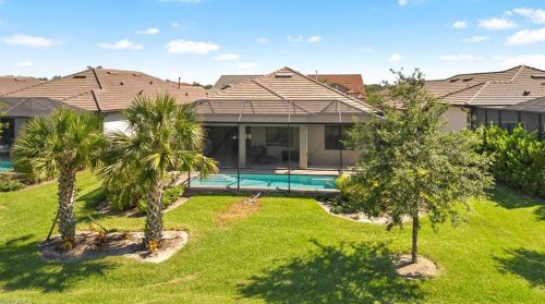 2754 Aviamar Cir, Naples FL 34114-0097 exterior