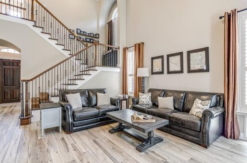 3133 Myrtice Dr, Lewisville TX  75022-0968 exterior