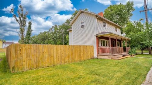 102 Wayne St, New Castle, PA 16102-1849