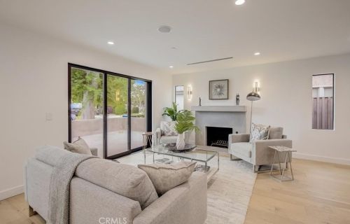 16627 Gilmore St, Van Nuys CA  91406-5610 exterior