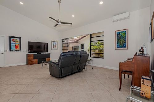 3220 37th St, Hollywood FL  33021-2636 exterior