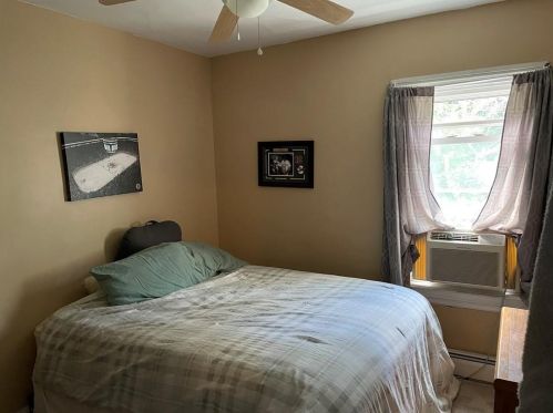 8 Ballou Ave, Lincoln RI  02865-2806 exterior