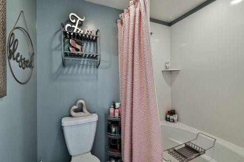 7549 Valley Watch Dr, Florence KY  41042-8004 exterior