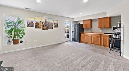 317 Baish Dr, Leesburg VA 20175-6149 exterior