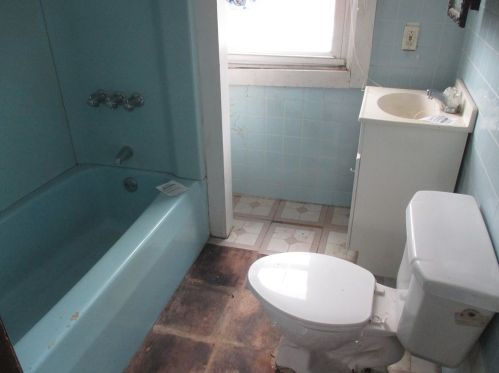 1232 Faulkner St, Pittsburgh PA 15204-1649 exterior