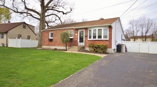 11 Walter Dr, Stony Point, NY 10980-1205