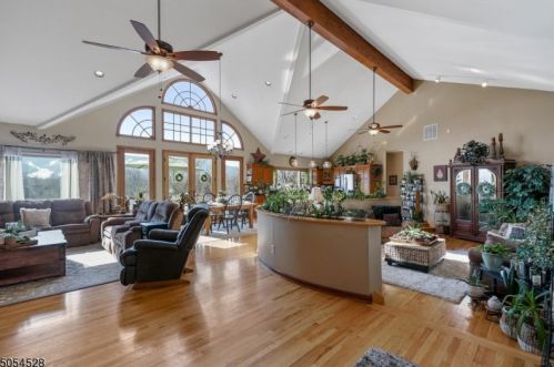 1 Mohawk Xing, Wantage NJ  07461-4539 exterior