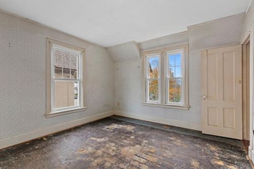 77 Vauxhall St, United States Coast Guard Ac CT  06320-5333 exterior