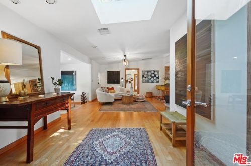 204 Topanga Canyon Blvd, Topanga CA  90290-3837 exterior