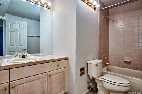 4605 Yosemite St, Denver CO 80237-2515 exterior