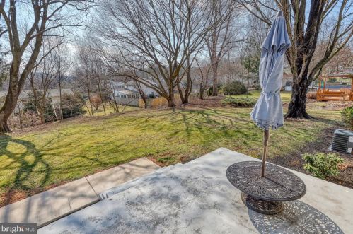 48 Valley Rd, Hummelstown PA  17036-9723 exterior