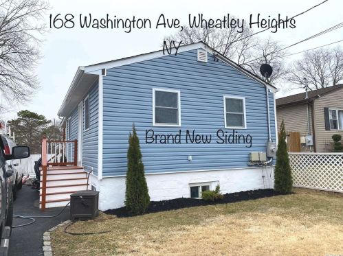 168 Washington Ave, Wheatley Heights NY  11798-2020 exterior