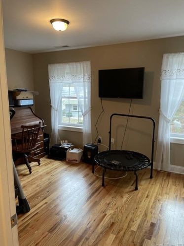 7 Grove St, Deep River CT  06417-1710 exterior