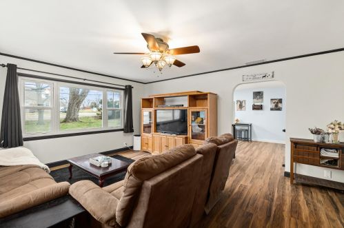 720 Coshocton Ave, Mount Vernon OH  43050-1970 exterior