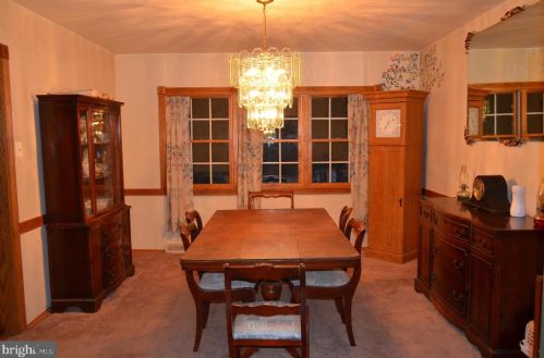 19 Marmic Dr, Southampton PA 18966-1728 exterior