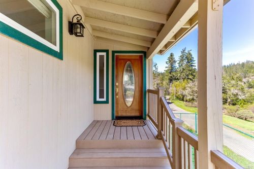 25592 Fairbanks Pl, Willits CA  95490-8910 exterior