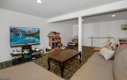 15 Hidden Glen Dr, Sparta NJ  07871-3843 exterior