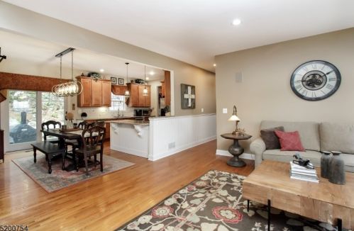 11 Cedar Ct, Hackettstown NJ  07840-2850 exterior