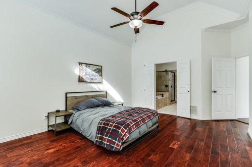 402 Old York Rd, Irving TX 75063-4248 exterior