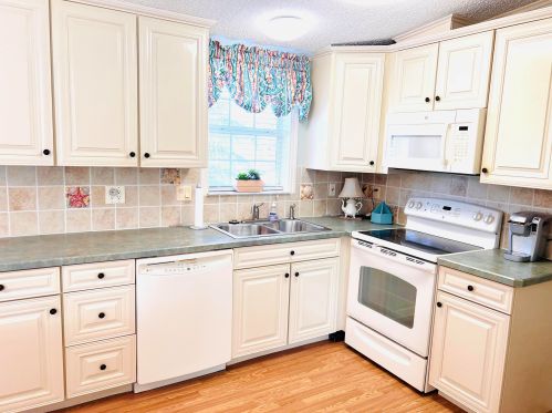 1083 Opal Lake Pt, Naples, FL 34114-9304