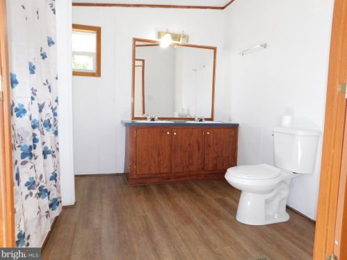 35353 Dannys Dr, Laurel DE  19956-3311 exterior