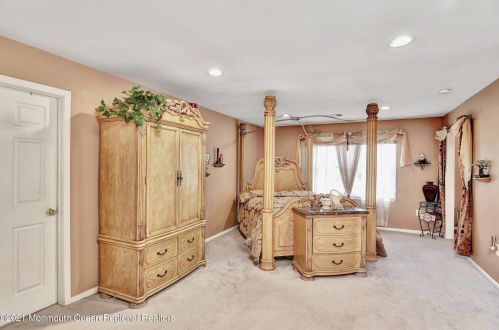 8 Rillstone Ct, East Freehold NJ  07728-8574 exterior