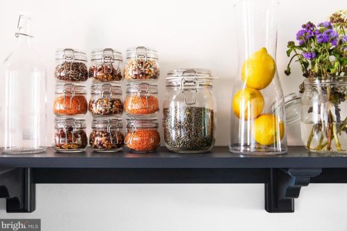 2026 Howard St, Philadelphia PA 19148-3334 exterior