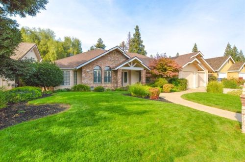 8325 Archie Ave, Fresno, CA 93720-2310