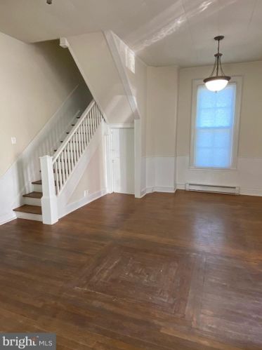 521 Washington St, Charles Town WV  25414-1735 exterior