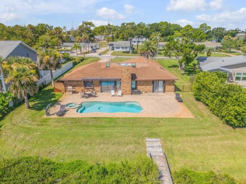 1905 Riverside Dr, Edgewater FL 32141-3602 exterior