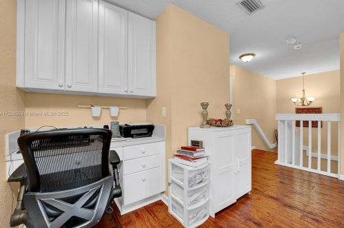 7970 20th St, Hollywood FL  33024-3667 exterior