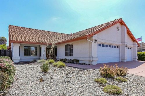 1461 Ivory Dr, Santa Maria, CA 93455-4057