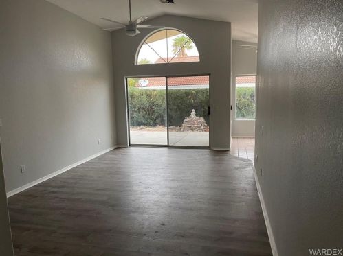 1193 Pawnee Dr, Bullhead City, AZ 86442-7494