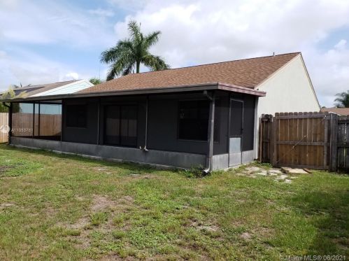106 Greenbriar Dr, Jupiter, FL 33458-5579