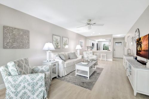 1004 Pine Isle Ln, Naples, FL 34112-6132