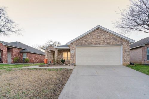 329 Himes Dr, Euless, TX 76039-3657