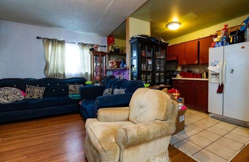 11131 Pine Ave, Lynwood CA  90262-2930 exterior