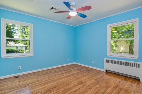 50 Abingdon Ln, Scarsdale NY  10583-6649 exterior