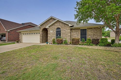 1000 Hidden View Ct, Burleson, TX 76028-6005