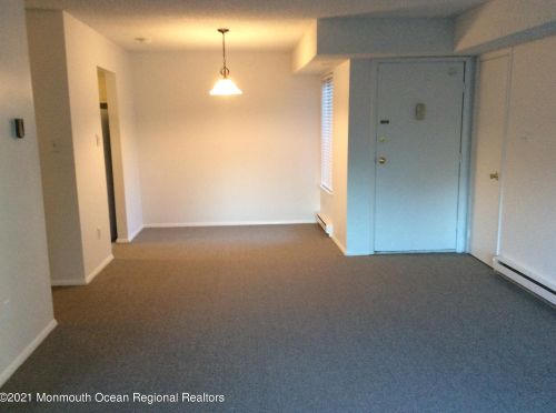 9 Northrup Dr, Bricktown, NJ 08724-2019