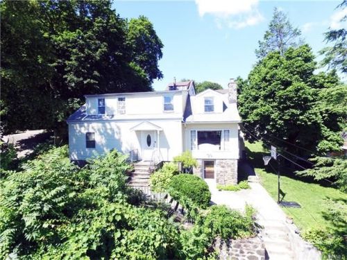 12 Pleasantville Rd, Crotonville, NY 10562-4417