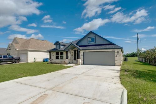 9707 Highland Pointe Dr, Needville, TX 77461-1711