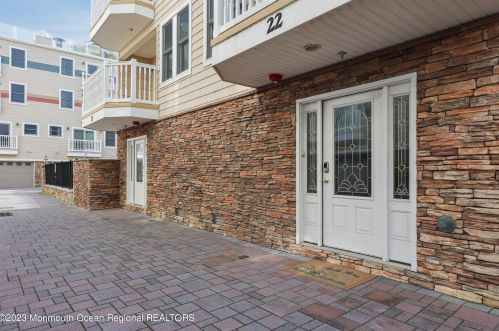 21 Blaine Ave, Pelican Island, NJ 08751-2101