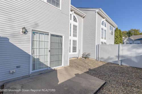 32 Picket Pl, East Freehold NJ  07728-9532 exterior