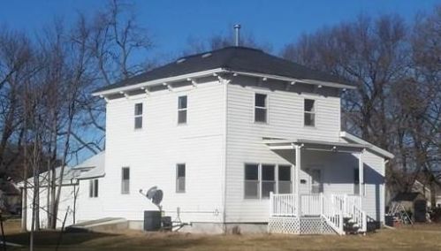 204 8th Ave, Winterset, IA 50273-1816